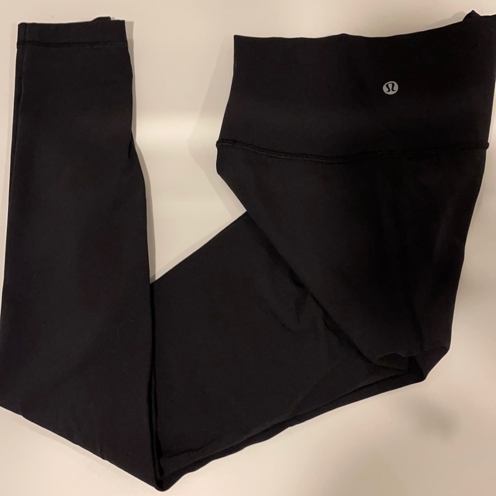 Lululemon size 4 Wunder Under Luxtreme Black